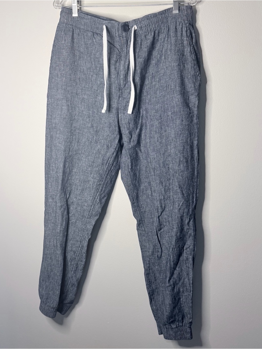 Sun + Stone Men's Chambray-Style Drawstring Joggers in Blue